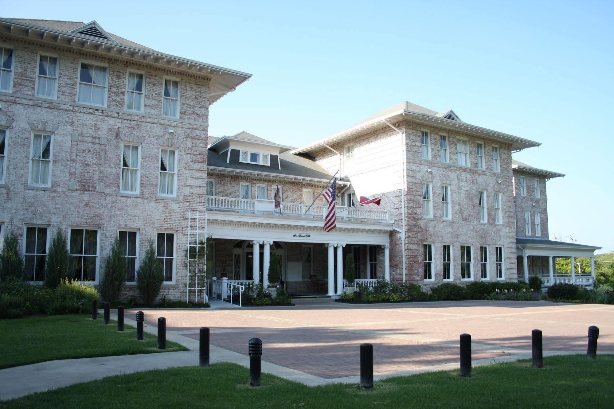 פאייטוויל Inn At Carnall Hall מראה חיצוני תמונה